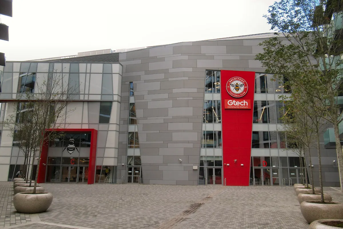 Sân vận động Gtech Community Stadium của CLB Brentford, nơi diễn ra trận Brentford thắng Chelsea 3-0