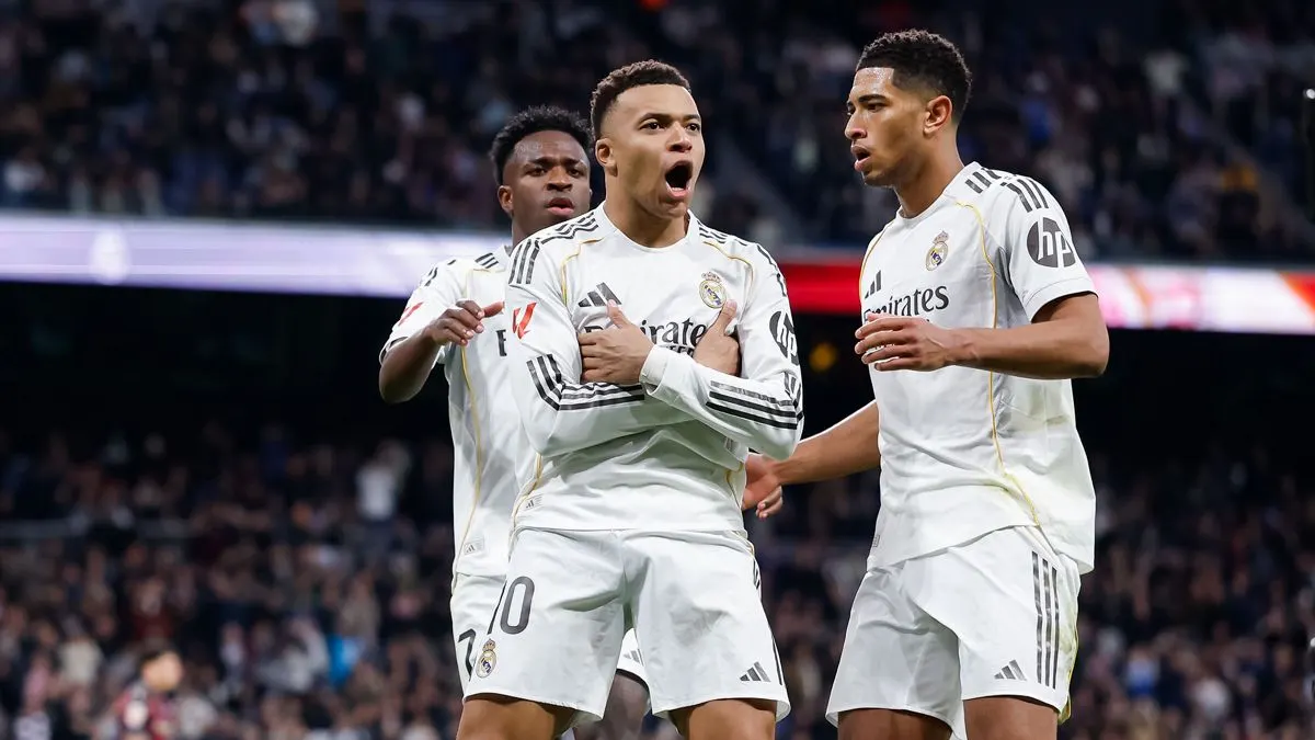 Kylian Mbappé và Jude Bellingham trong màu áo Real Madrid
