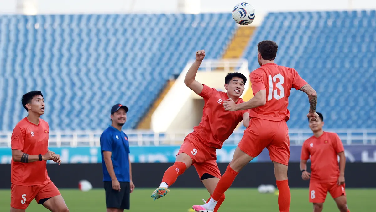 ĐT Việt Nam tập luyện trên sân Mỹ Đình trước trận bán kết ASEAN Cup 2026