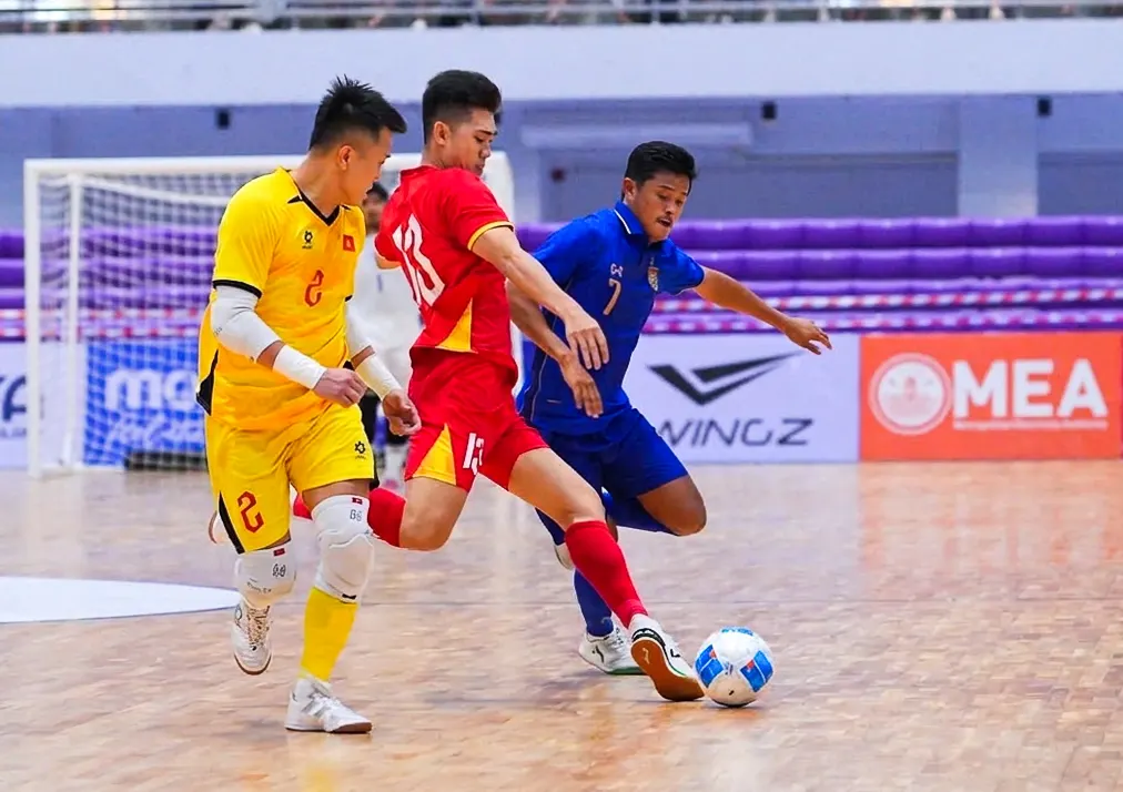 Đội tuyển futsal Việt Nam trong trận gặp Thái Lan tại giải giao hữu châu lục