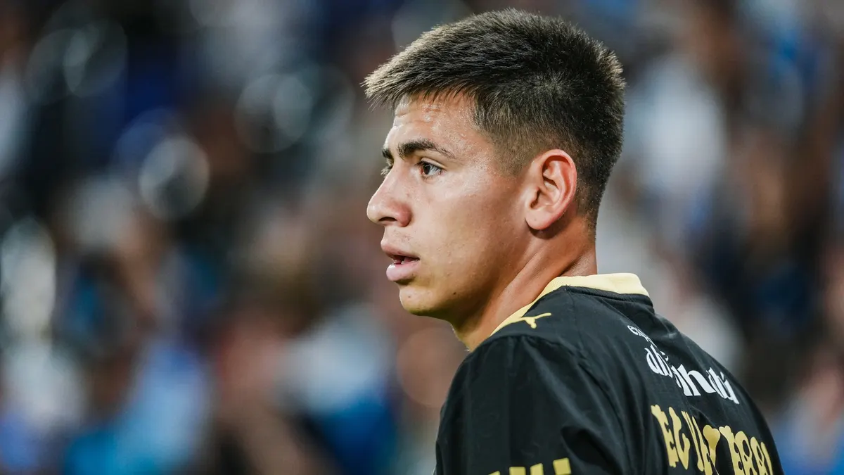 Claudio Echeverri trong màu áo Manchester City trước khi chuyển đến Benfica theo hợp đồng cho mượn