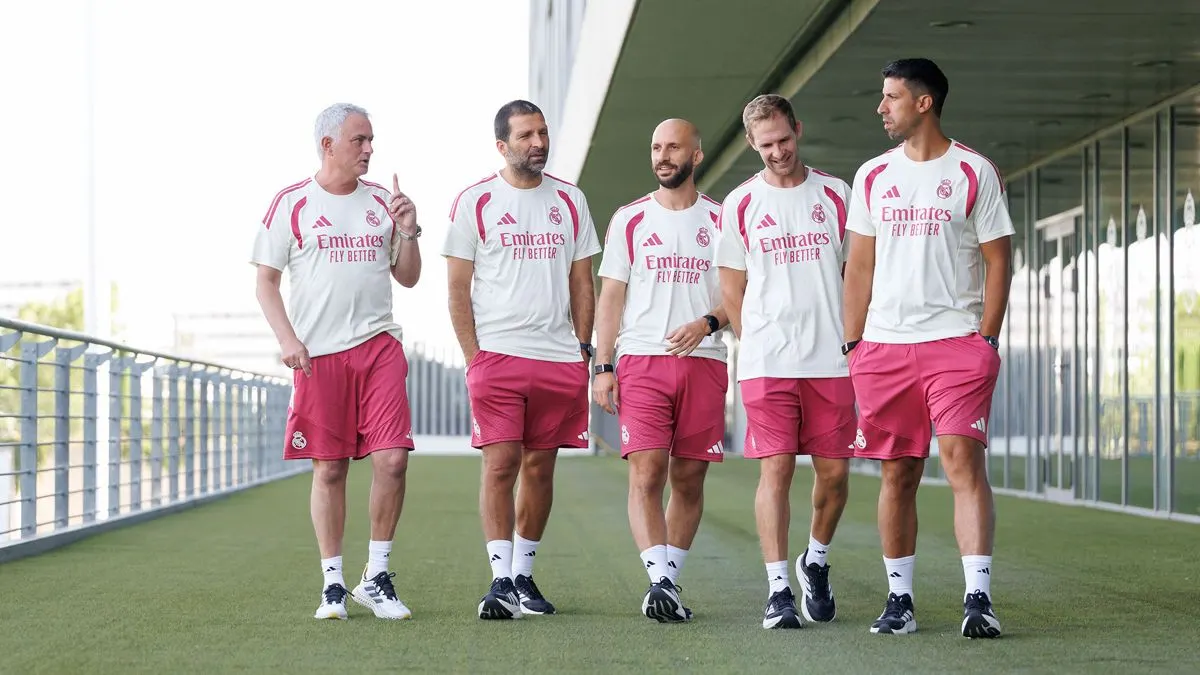 José Mourinho làm việc tại trung tâm huấn luyện Real Madrid