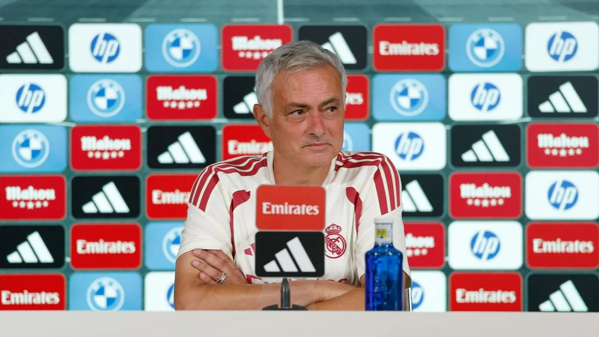 HLV Jose Mourinho trả lời họp báo trước trận Real Madrid gặp Betis