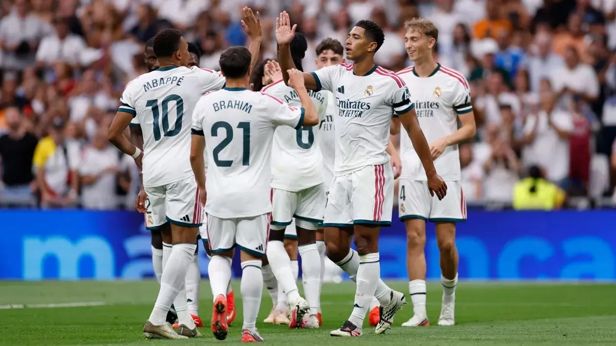 Ảnh từ Real Madrid về chiến thắng 4-0 trước Málaga tại Bernabéu