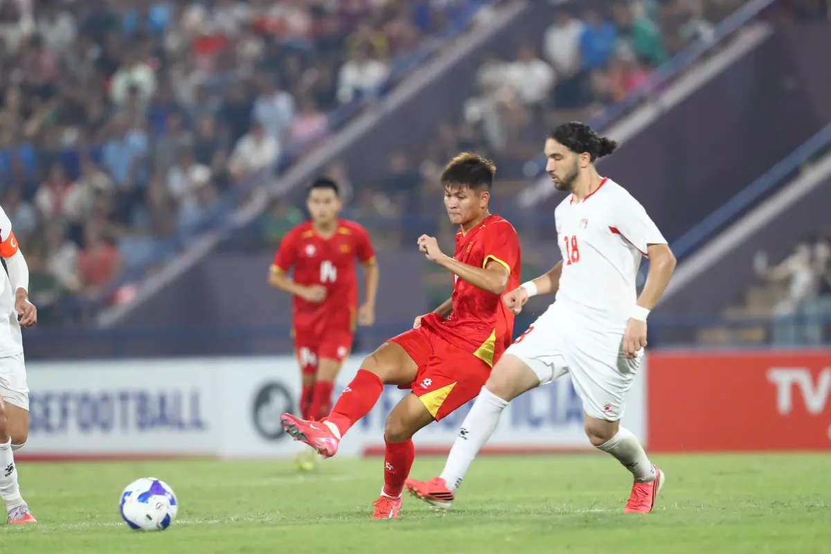 Hình ảnh trận U20 Việt Nam gặp U20 Palestine trên sân Việt Trì tối 3/9 do VFF công bố