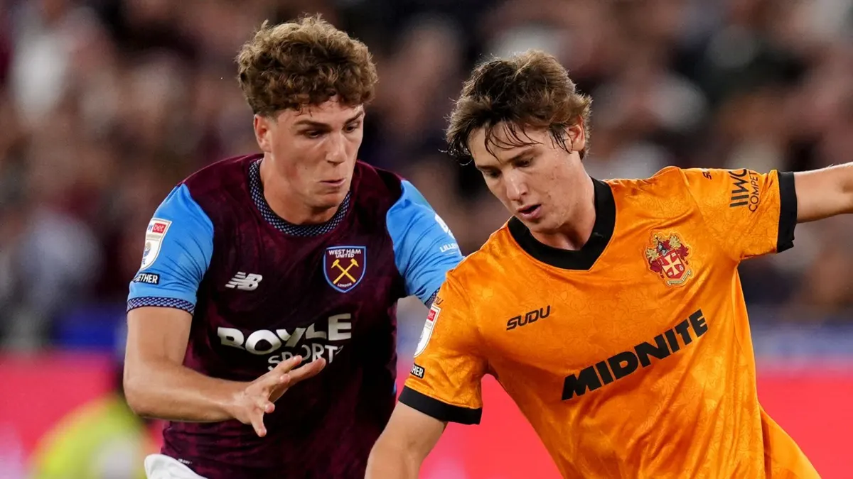 Ảnh từ Sky Sports về trận West Ham - Wolves 4-2 ở Championship